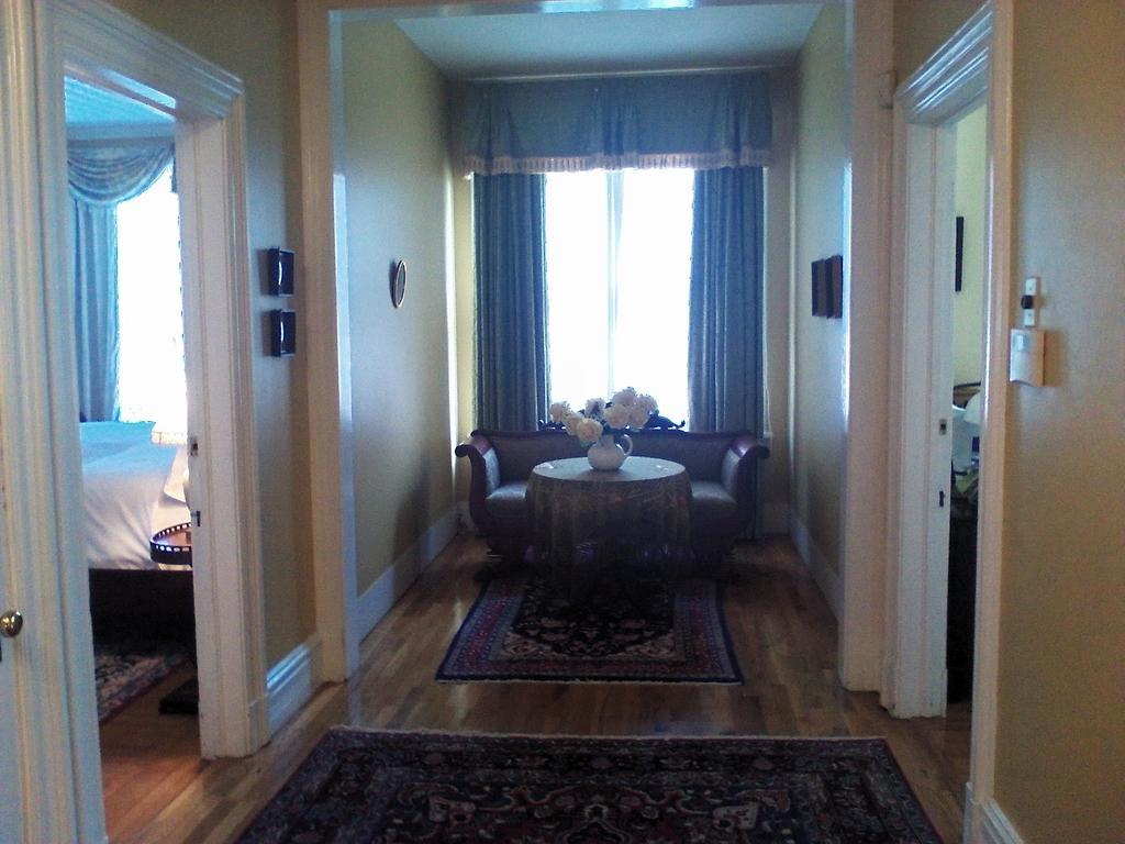 A Kingston Bed & Breakfast Buitenkant foto
