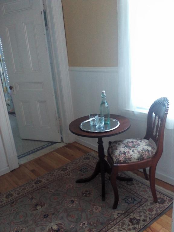 A Kingston Bed & Breakfast Buitenkant foto