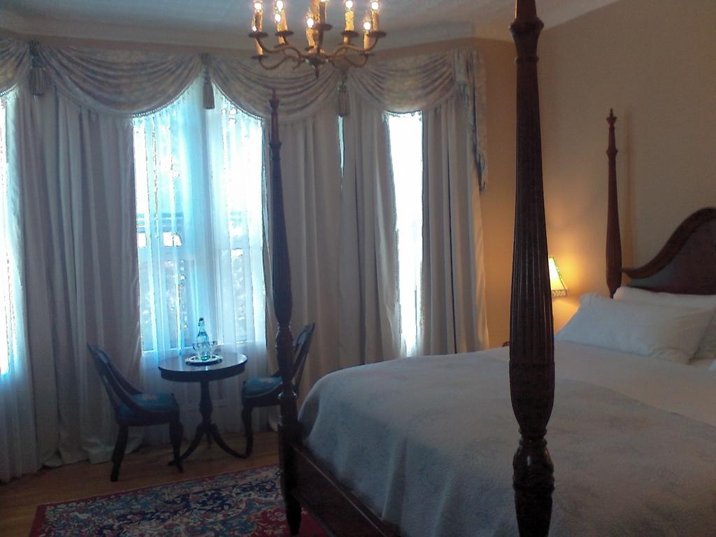 A Kingston Bed & Breakfast Buitenkant foto