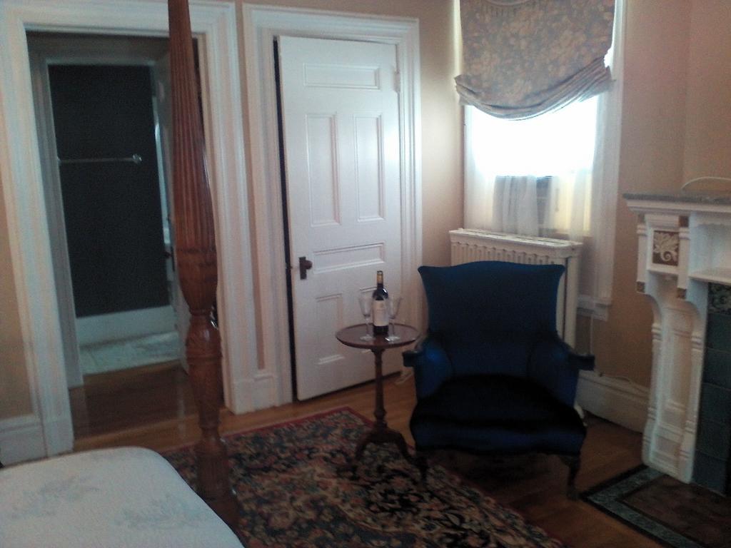 A Kingston Bed & Breakfast Buitenkant foto